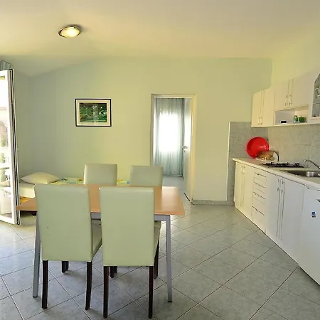 Fuer 4 Personen Ca 45 Qm In Stinjan, Istrien Istrische Riviera Lejlighed Štinjan